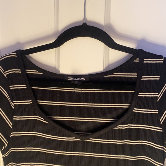 ✨HostPick✨ Billabong Striped Mini Dress Size L - Picture 3 of 5